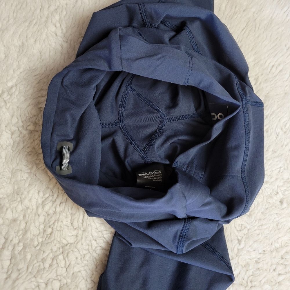 On Running Run On Clouds Active Tight Women's Xs … - image 6